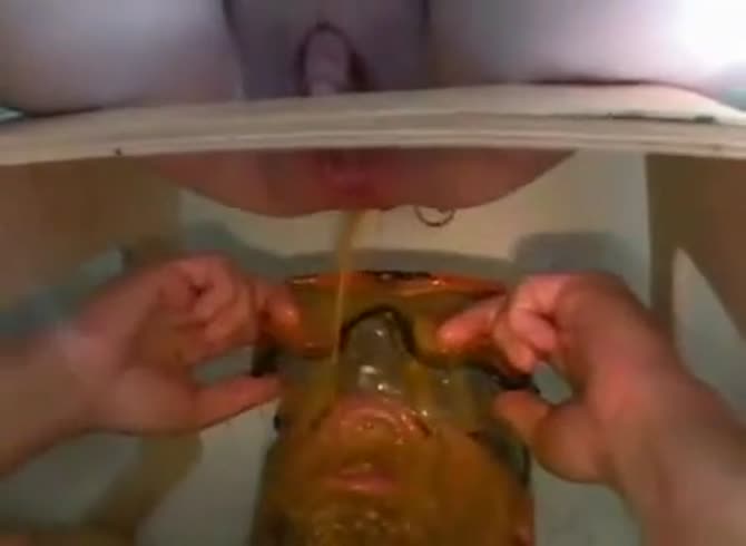 Video :Human toilet got her face bombarded with wet poop